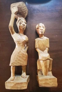 2 handgeschnitzte afrikanische Stammes Volkskunst Mann Trommel und Frau Korb Skulptur signiert - Bild 1 von 6