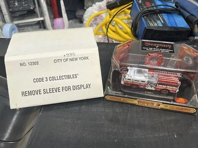 Code 3 FDNY ‘Cross Bronx Express’ Seagrave Pumper Series 3 E-46 #12302 Die-Cast - Image 1 of 2
