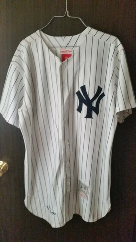 Mitchell & Ness Wade Boggs New York Yankees Throwback 1996 Authentic Jersey Cover