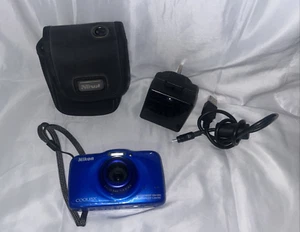 Nikon Coolpix S32 Digital Camera Waterproof shockproof - Picture 1 of 4
