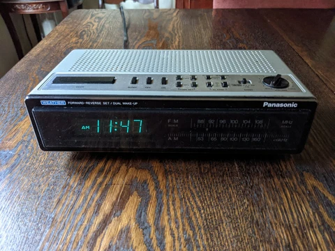 Vintage Panasonic Dual-Alarm AM/FM/Weather Clock Radio RC-6220 Cover