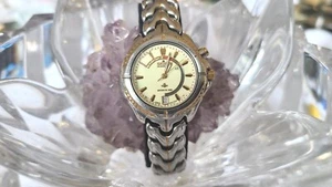 Reloj para mujer Seiko Sports 100 cinético dos tonos esfera blanca fecha 100M - Imagen 1 de 10
