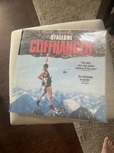 EUC 1993 Cliffhanger Laserdisc Sylvester Stallone Dolby Digital Surround Sound - Picture 1 of 2