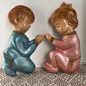 PRAYING Boy and Girl Wall Hanging Vintage Chalkware - Picture 1 of 4