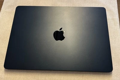 Apple MacBook Air 13 in 2022 Midnight/Apple M2 3.49 GHz, 256 GB 8 GB 8-Core - Image 1 of 2