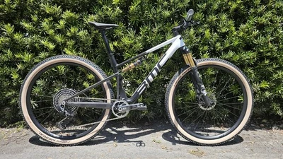 BMC Fourstroke 01 LTD белый/черный, средний, 2023 - Изображение 1 из 4