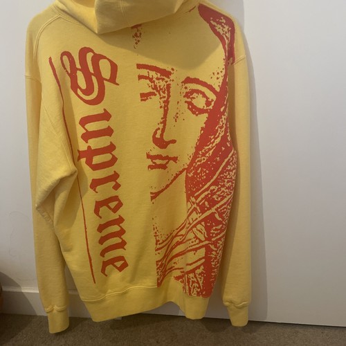 FELPA CON CAPPUCCIO SUPREME MARY GIALLA L SS20 FELPA CON CAPPUCCIO