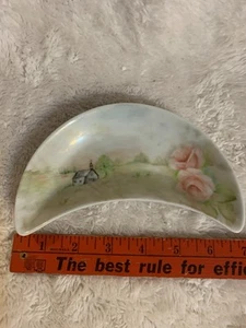 Signed Hand Painted Floral Scalloped Edge Crescent Shaped Gold Trim Bone Dish - Bild 1 von 5