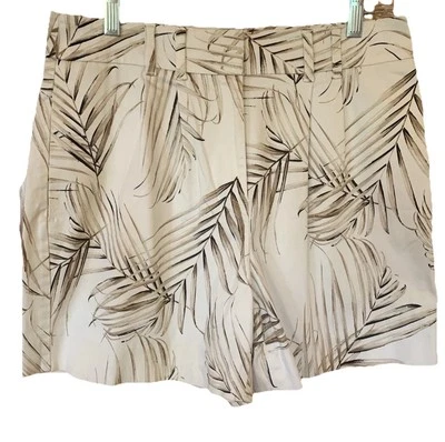 Shorts White House Black Market The 5” tamanho 8 stretch chino resort tropical modesto - Imagem 1 de 4
