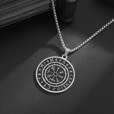 Collana Runica Vegvísir | Amuleto di Protezione | Acciaio | Spedizione Gratuita - Immagine 1 di 4