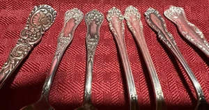 BUTTER KNIVES*TWISTED HANDLES*BEAUTIFUL PATTERNS*1800'S-EARLY 1900'S - Picture 1 of 3