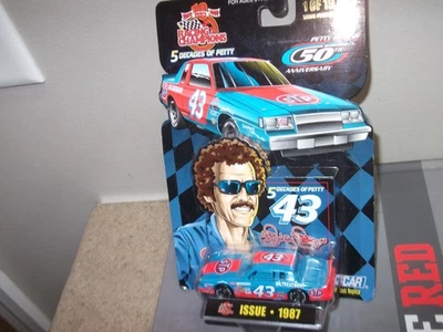 RARO COCHE RICHARD PETTY 1987 CAMPEONES DE CARRERAS 5 DÉCADAS DE PETTY PONTIAC 1/64 Foto 1 de 4
