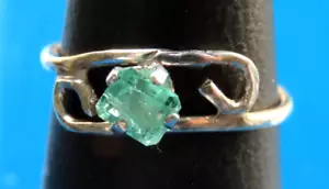 Anillo de plata de ley con esmeralda natural colombiana - Imagen 1 de 10
