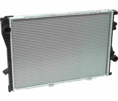 NUEVO radiador de refrigeración para BMW 1997 1998 528i 540i / 1995-1998 740i 740iL 750iL Foto 1 de 2