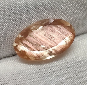 1.9 Cts Natural Pink Sheen Sparkling Oval Shape Oregon Sunstone Cut for Jewelry - Picture 1 of 7