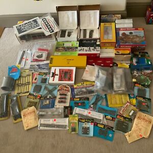 RARE LOT OF NEW OLD STOCK LIONEL O & HO GAUGE TRAIN ACCESSORIES & MORE AS FOUND 