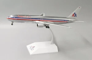 JC Wings 1:200 American Airlines Boeing B767-300(ER) N374AA Diecast Model - Picture 1 of 11