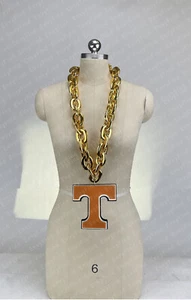 New Tennessee Volunteers Jumbo Gold Big Fan Chain Necklace Foam MI USA - Picture 1 of 4