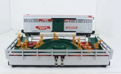 Lionel 6-36704 O Gauge Animated Reindeer Stockcar & Corral Excellent - Image 1 of 4