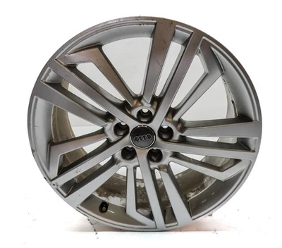 Llanta Audi Q5 (FY 80A) 2018-2020 20x8 aleación de aluminio 5 radios triples Foto 1 de 4