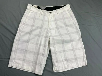 Pantalones cortos de skate chinos a cuadros Volcom Frickin. Cuadros blancos, para hombre talla 28. Usado en excelente estado!! Foto 1 de 4