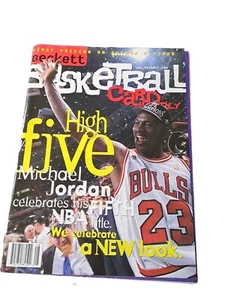 BECKETT BASKETBALL CARD MONTHLY AUGUST 1997 MICHAEL JORDAN 5TH NBA TITLE - Picture 1 of 3