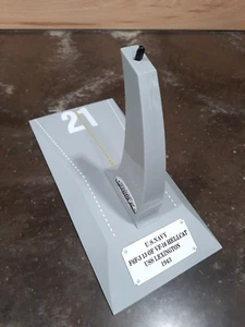 CAJA DE CAMBIOS Marina de los Estados Unidos F6F-3 DE VF-16 HELLCAT CV 21 Soporte de exhibición de cubierta de vuelo SOLO - Imagen 1 de 6