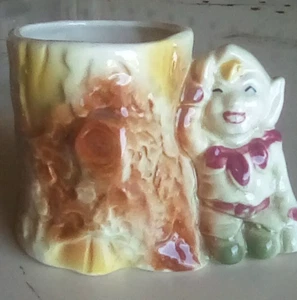 vintage gnome and tree stump glazed pottery planter - Picture 1 of 4
