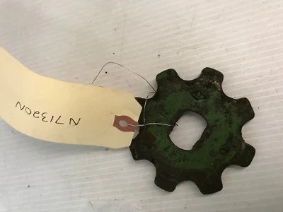 N71320  GENUINE John Deere  SPROCKET GEAR      N71320N  - Image 1 of 4
