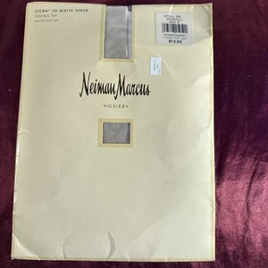 Vtg Neiman Marcus lycra 3D Matte Sheer Control Top Reinforced Toe Seashell Sz B - Picture 1 of 3