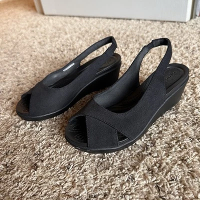 NUEVO Crocs Leigh Ann Tacones de Cuña Eslinga Trasera - Sandalias Negras Punta Abierta - Mujer Talla 4 Foto 1 de 4