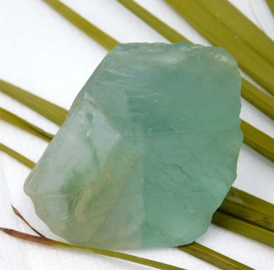 Fluorita natural áspera 278,60 quilates - Piedra preciosa suelta transparente de primera calidad Foto 1 de 4