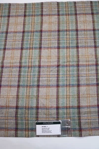 GP J Baker, Lee Jofa 22"X25" Tela de Lana Remanente "Victoria Plaid" Color: Joya, - Imagen 1 de 6