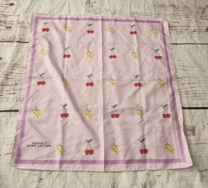 Bufanda Marc Jacobs Perfect Fruit Motif - Imagen 1 de 4
