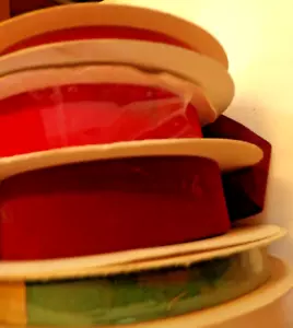 Berwick and WFR Velvet Ribbon.. Red, Burgandy & Green... 1", 1 1/2", 2"width - Picture 1 of 6