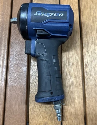 Snap On 3/8" Dr Blue Stubby Air Impact Wrench w/ Cover PT338MB - Image 1 of 4