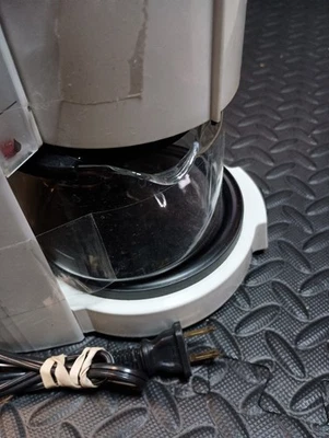 Braun Aromaster 4 Cup Coffee Maker Model 3075 - Image 1 of 4