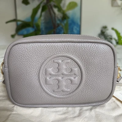 全新带标签 Tory Burch Perry Bombe 迷你包 灰色苍鹭 皮革斜挎包 — 第 1/4 张图片