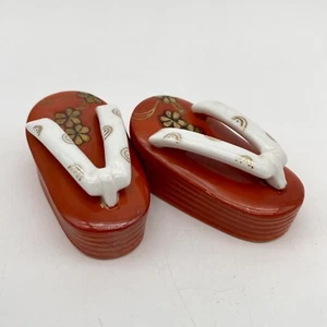 Vintage Salt & Pepper Ceramic Shakers Asian Japanese Shoes Slippers c1950s - Picture 1 of 8