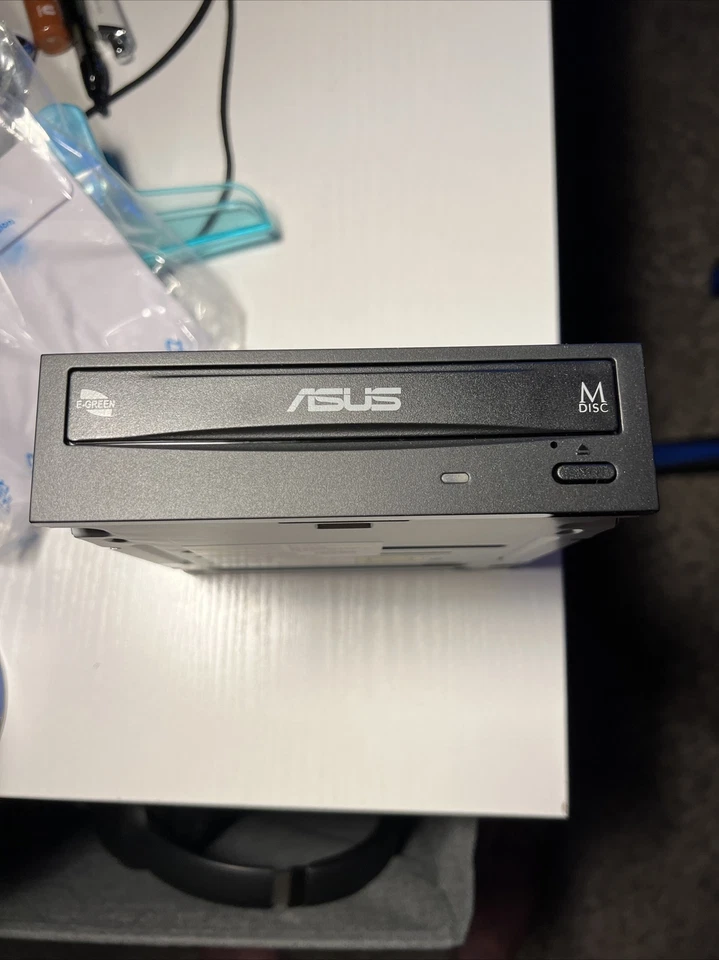 ASUS DRW-24B1ST 24x DVD-RW Internal Optical Disc - Image 1 of 2