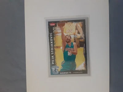 Peja Stojakovic #16  HORNETS  2008-09 FLEER Base set Basketball Card #111  NM-MT - Image 1 of 4