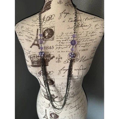 Collar largo simple Vera Wang.  Pistola multihilo de metal Foto 1 de 4