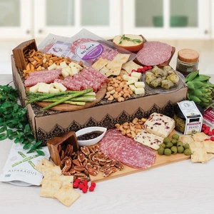 A Gifting Place große leckere Käse, Nüsse, Salami & mehr Antipasto Geschenkbox - Bild 1 von 5