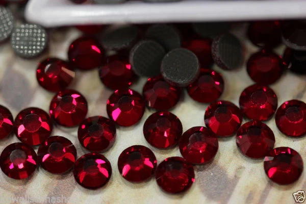 STRASS TERMOADESIVI SS16 4mm CRISTALLO rosso trasparente hotfix quantita' scelta - Immagine 1 di 1