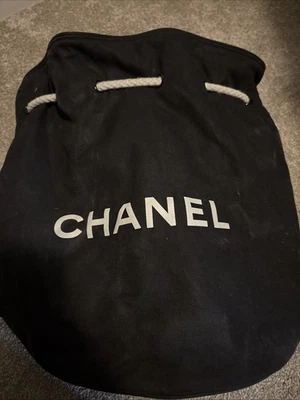 Auténtica mochila con cubo CHANEL negra de lona con cordón correa de cuerda bolsa de piscina Foto 1 de 4