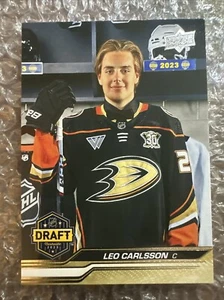 2023-24 UD Ext. Series Leo Carlsson Draft Rookie Card #736 Anaheim Ducks - Bild 1 von 2