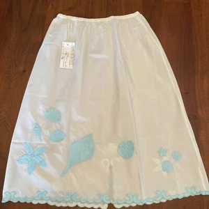 Vintage 1960's ODETTE BARSA Hand Embroidered Seashells Half Slip New - Picture 1 of 16