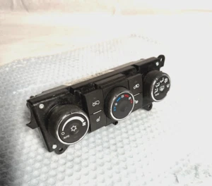GM Climate HVAC Control Unit Assembly 25843054 Genuine OEM - Picture 1 of 8
