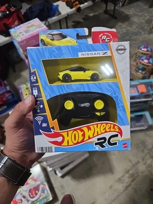 Coche RC Hot Wheels escala 1 64 Nissan Z alimentado por batería envío rápido Foto 1 de 3