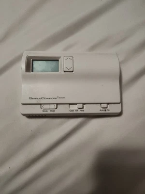 Smart Comfort Non Programable Thermostat - Image 1 of 2